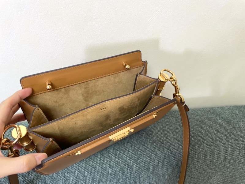 Fendi 104 7