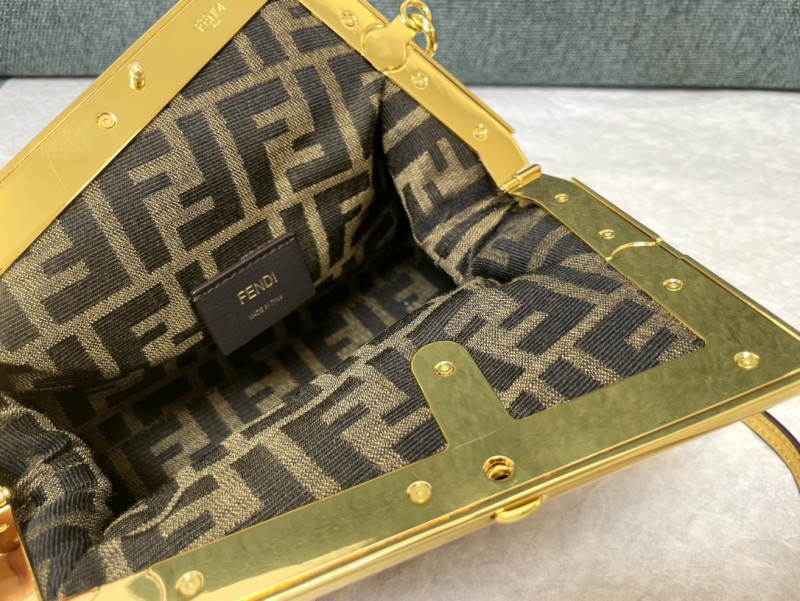 Fendi 132 7