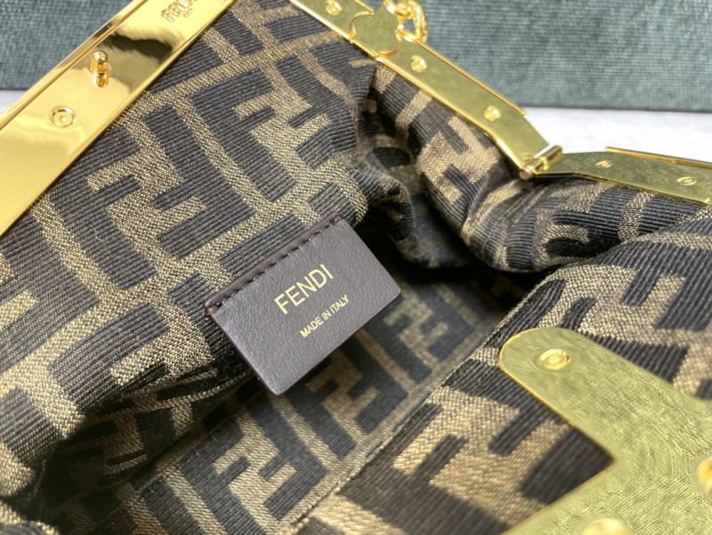 Fendi 133 7