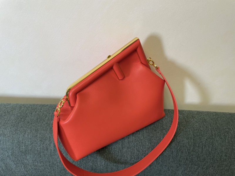 Fendi 136 7