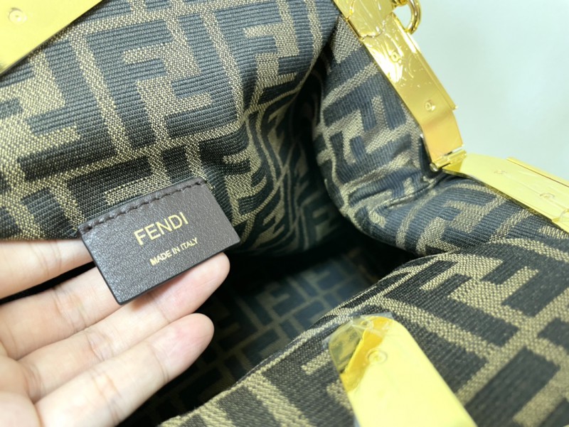 Fendi 139 7