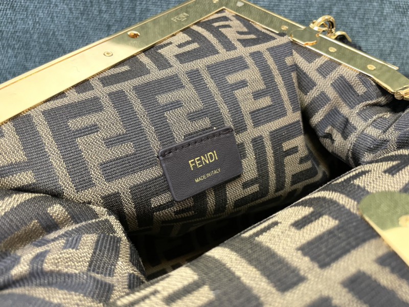 Fendi 151 7