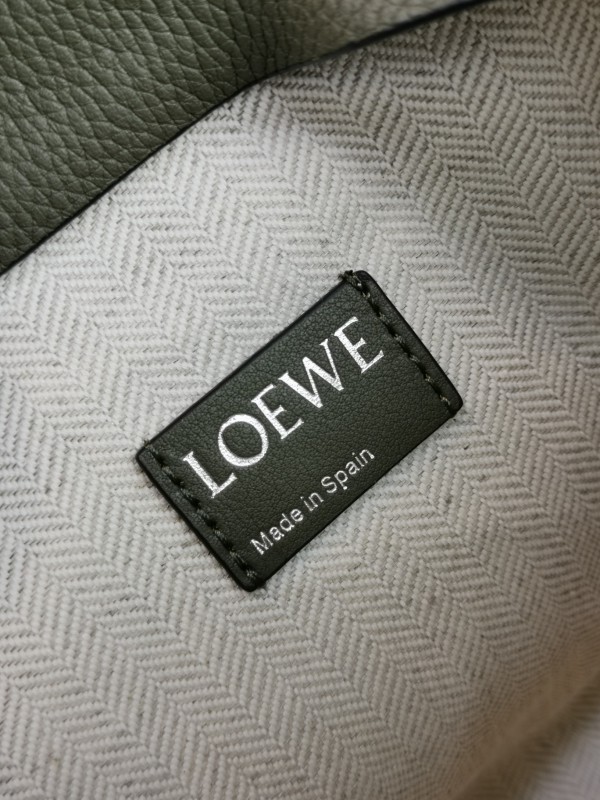 Loewe 004 7