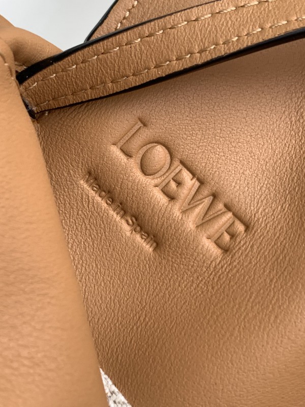Loewe 020 7