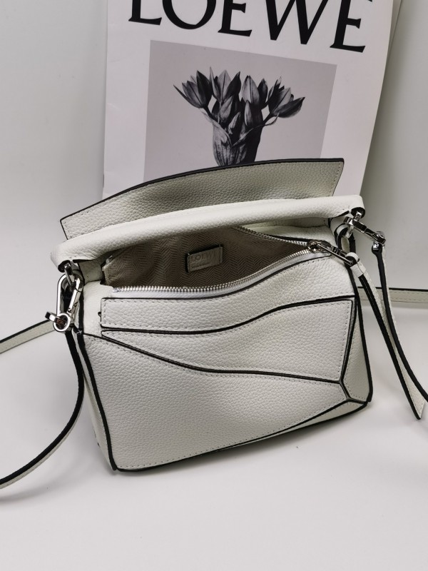 Loewe 028 7