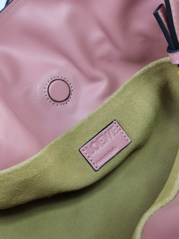 Loewe 047 7