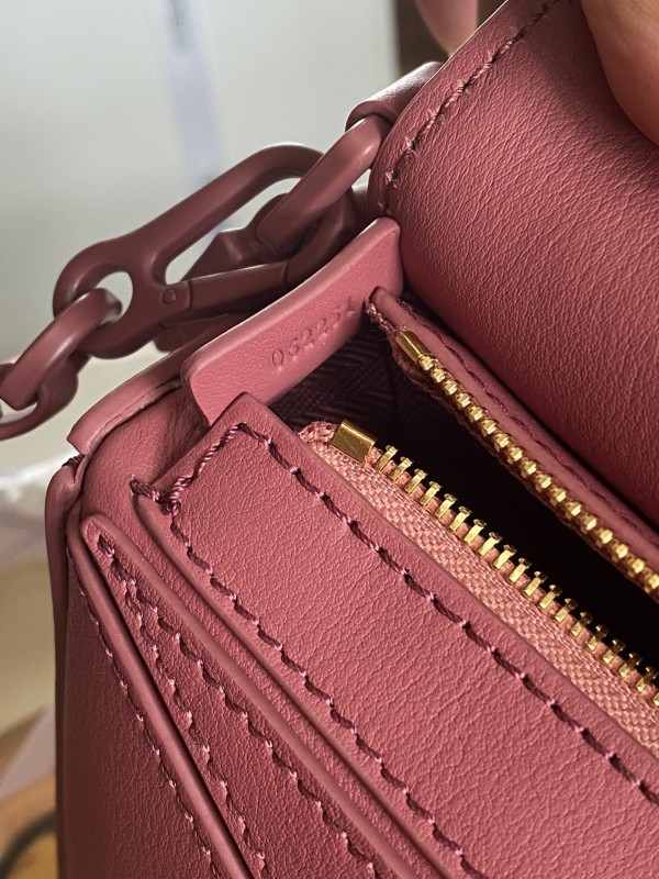 Loewe 083 7