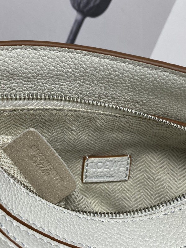 Loewe 098 7