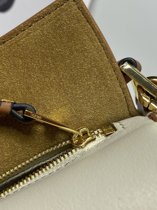 Loewe 110 7