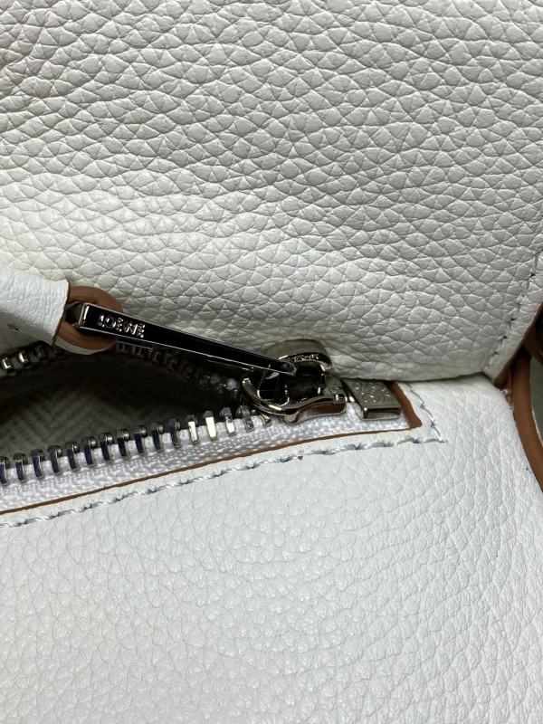 Loewe 137 7