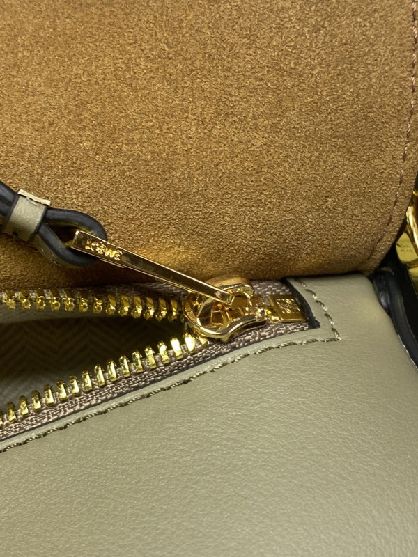 Loewe 219 7