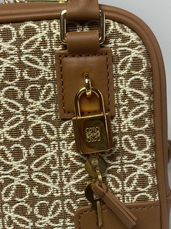 Loewe 221 7