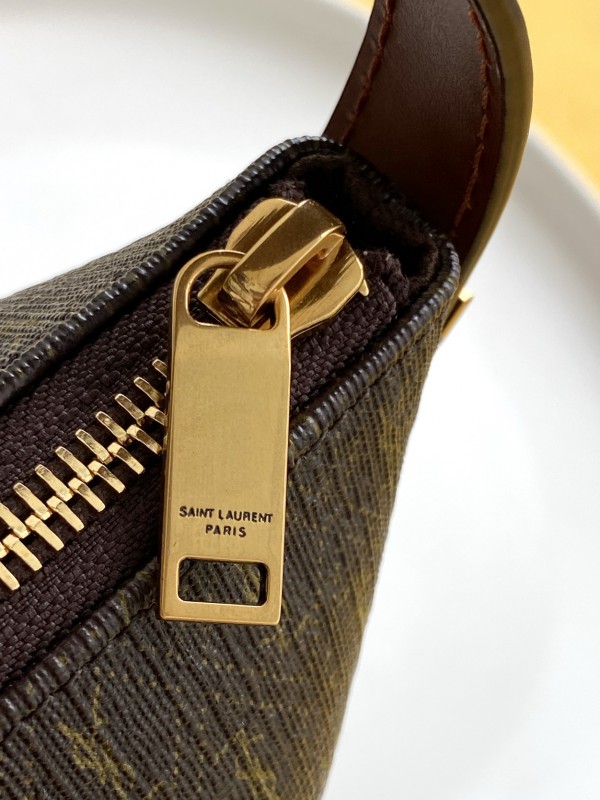 YSL 095 7