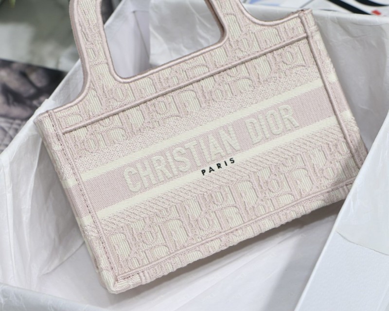 Dior 047 8