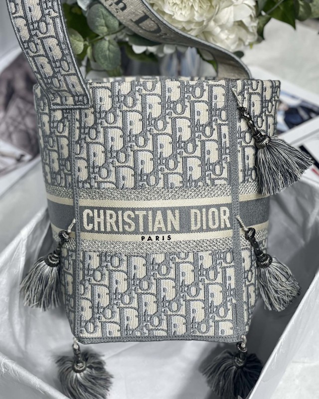 Dior 134 8