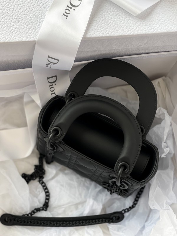 Dior 153 8