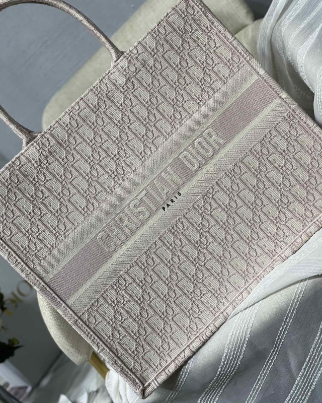 Dior 220 8
