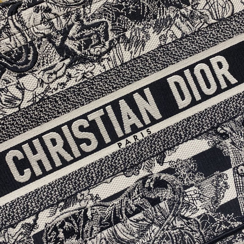 Dior 223 8