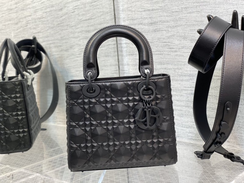 Dior 241 8