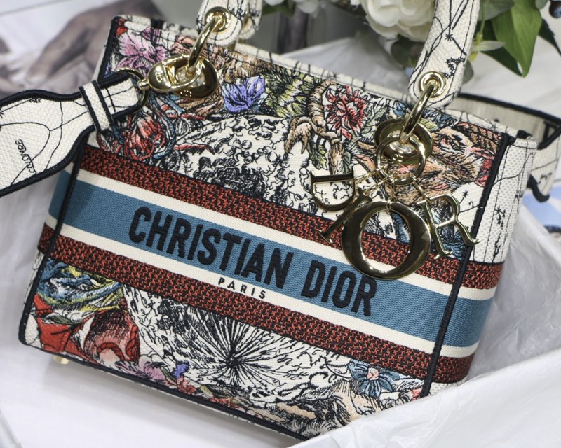 Dior 272 8