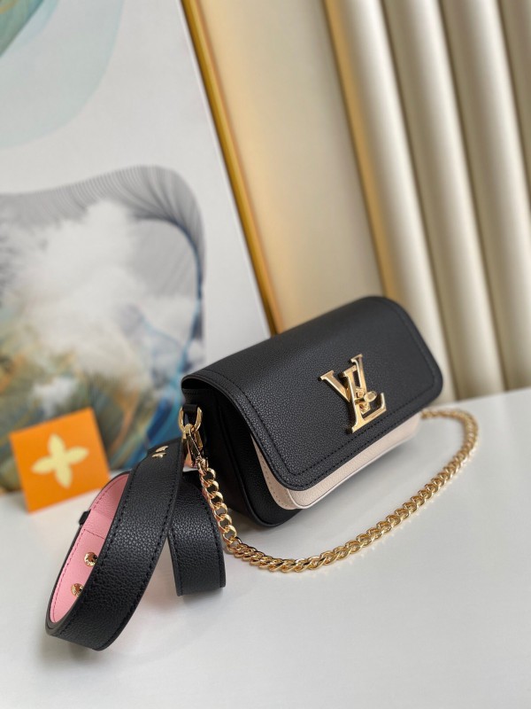 LV 074 8