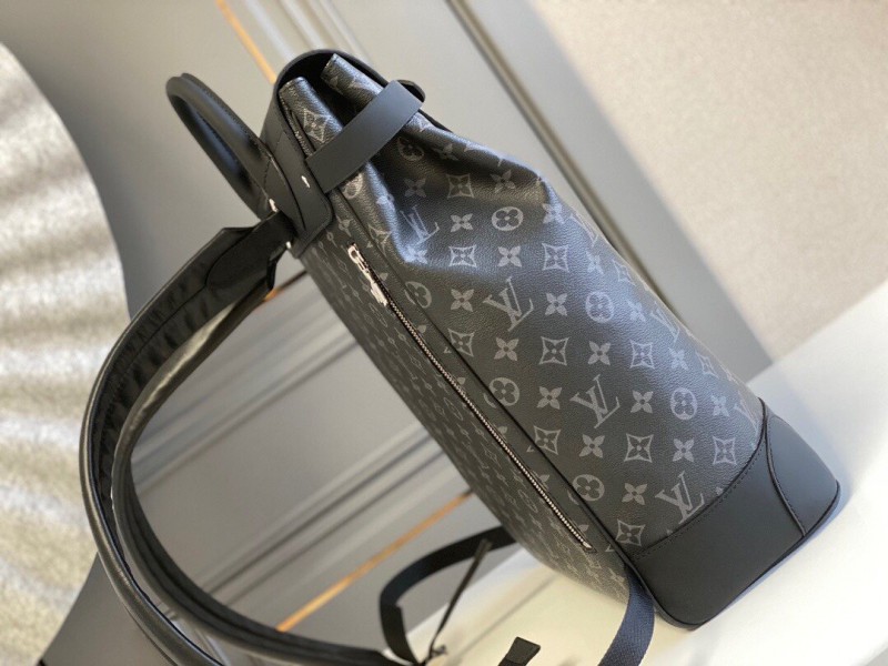 LV 093 8