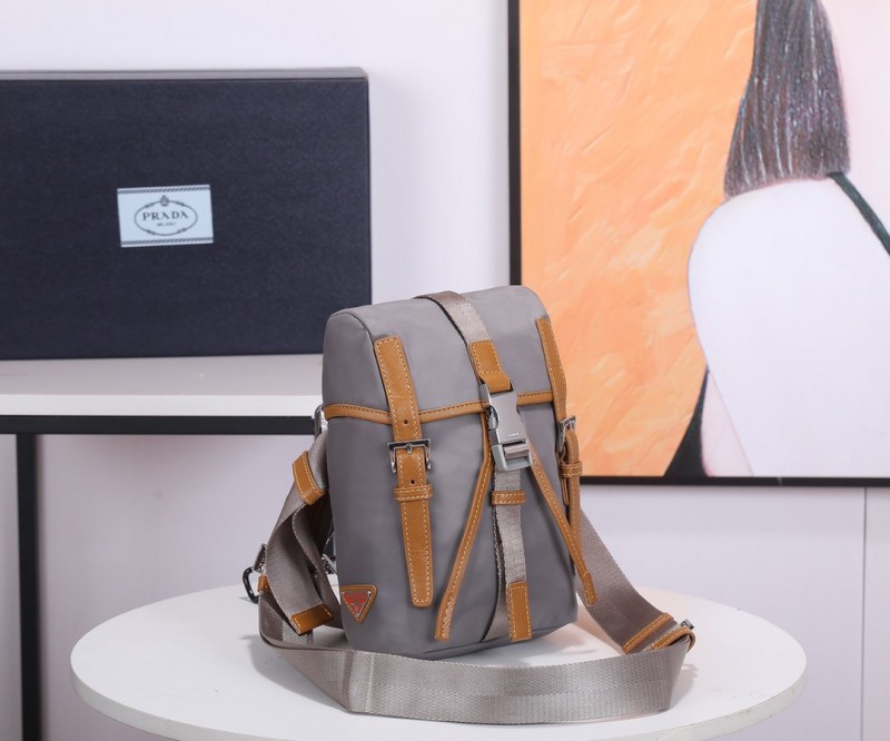 Prada 015 8