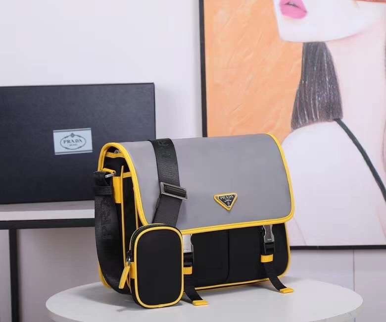 Prada 045 8