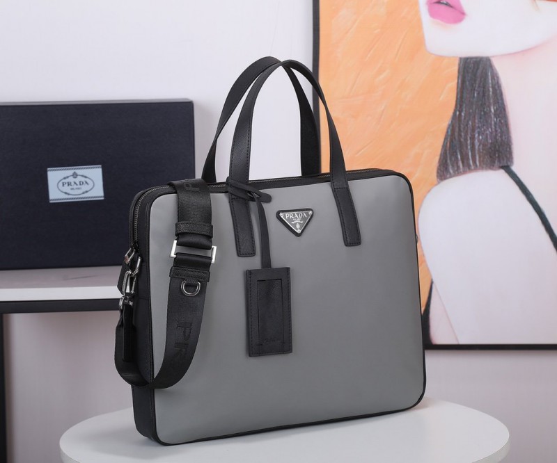 Prada 124 8