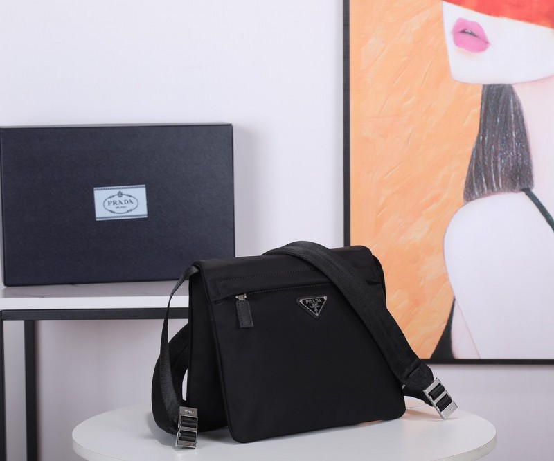 Prada 146 8