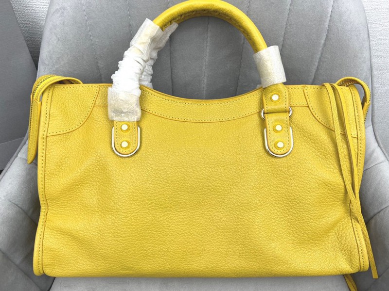 Balenciaga 060 8