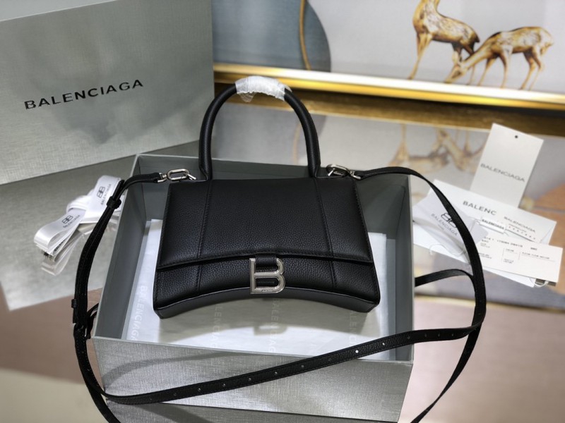 Balenciaga 106 8