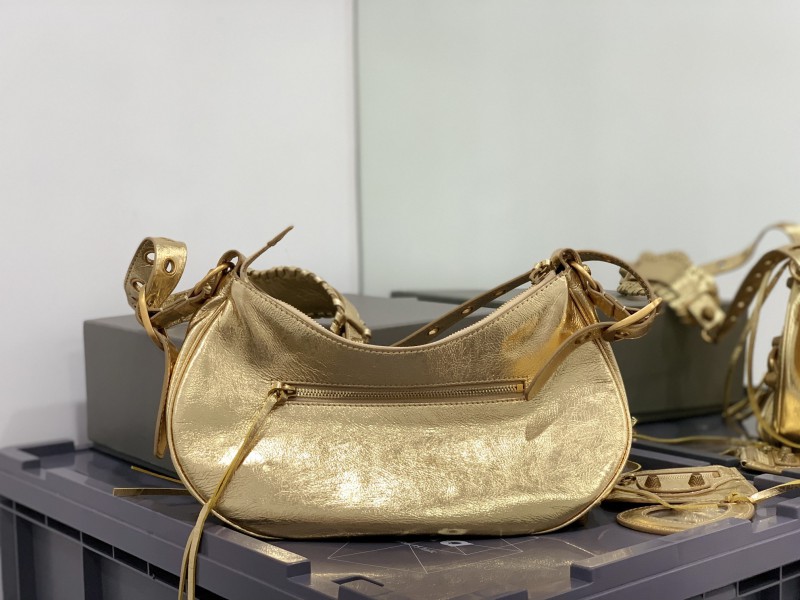 Balenciaga 152 8