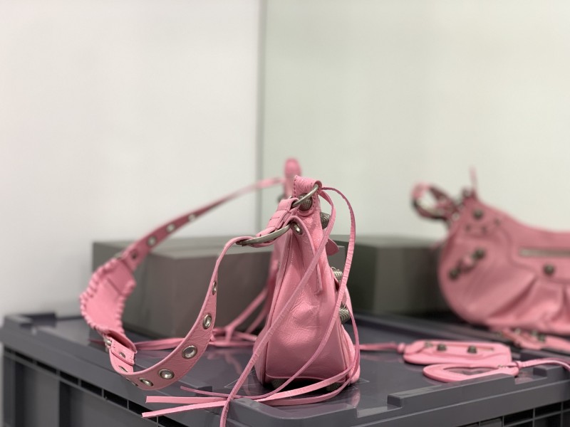 Balenciaga 154 8