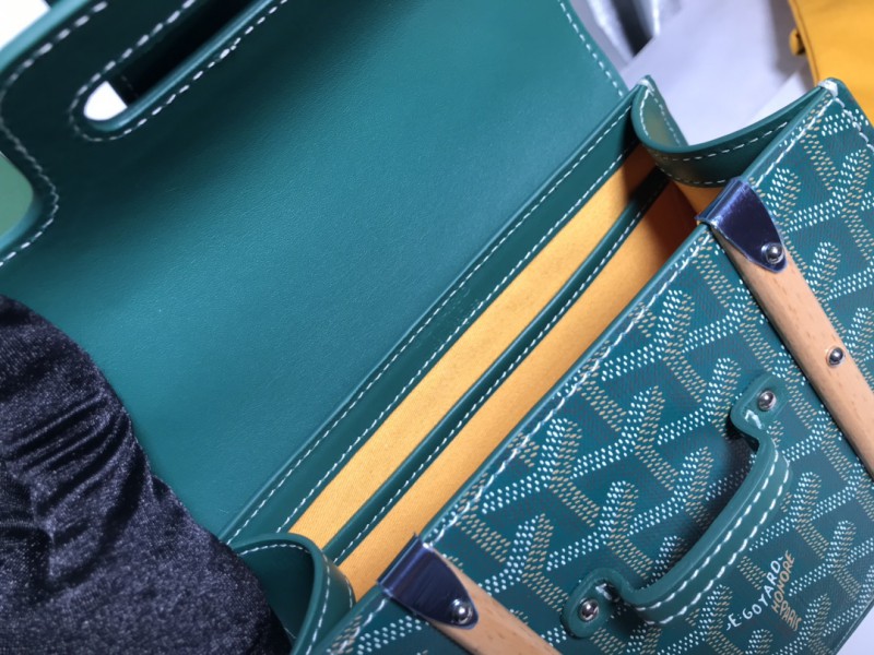 Goyard 210 8