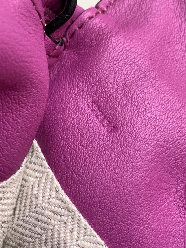 Loewe 017 8
