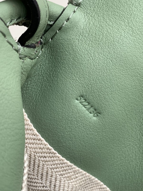 Loewe 018 8