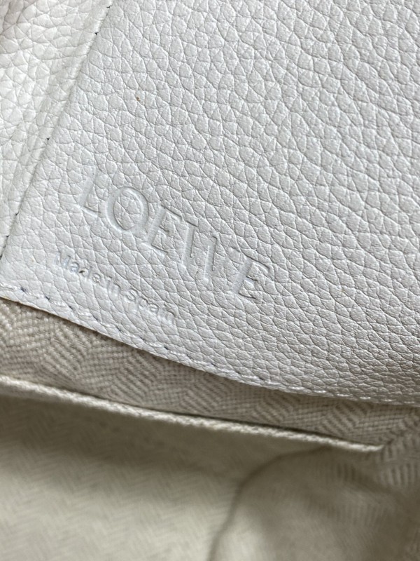 Loewe 039 8
