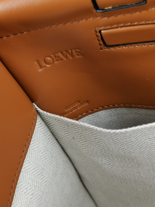 Loewe 046 8