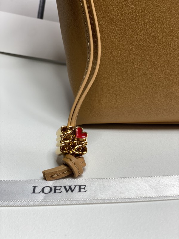 Loewe 077 8