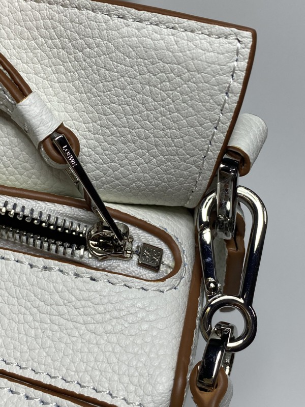 Loewe 098 8