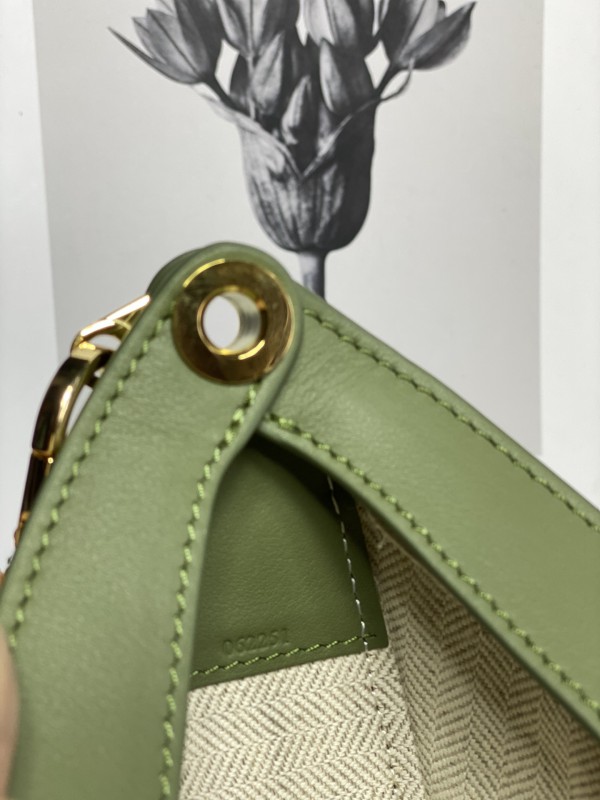 Loewe 104 8