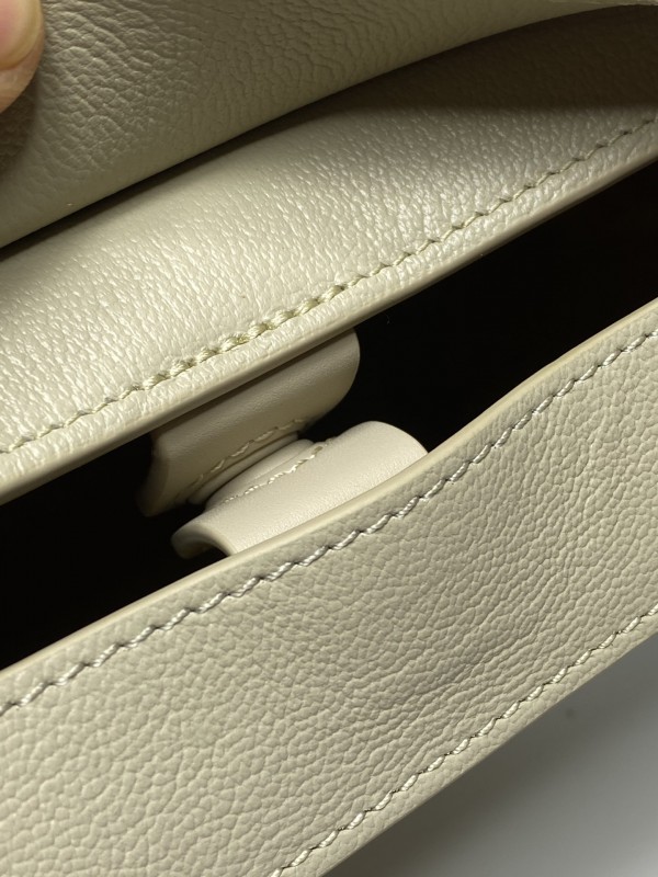 Loewe 107 8