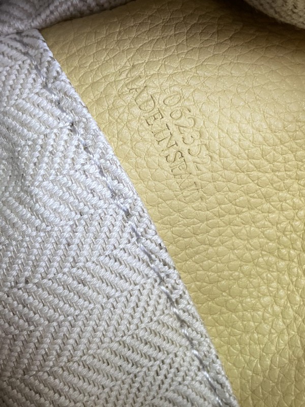 Loewe 132 8