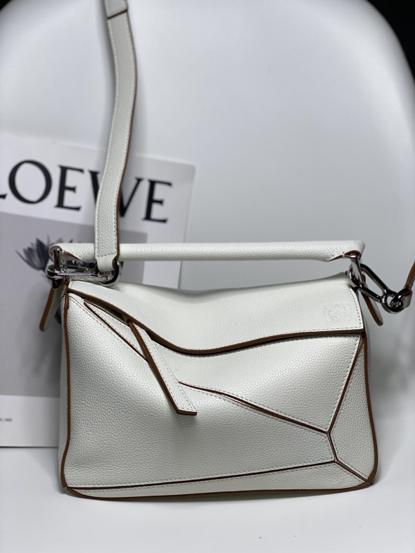 Loewe 137 8