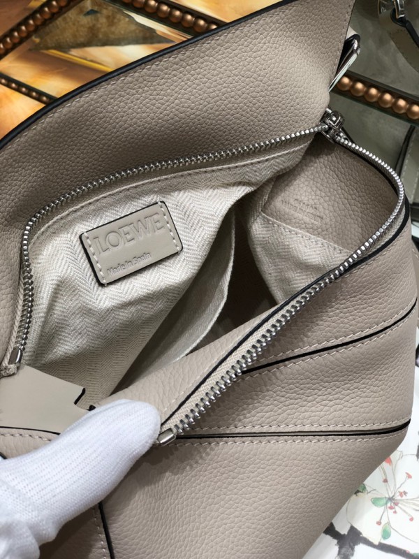 Loewe 143 8