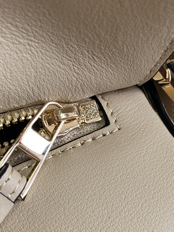 Loewe 146 8