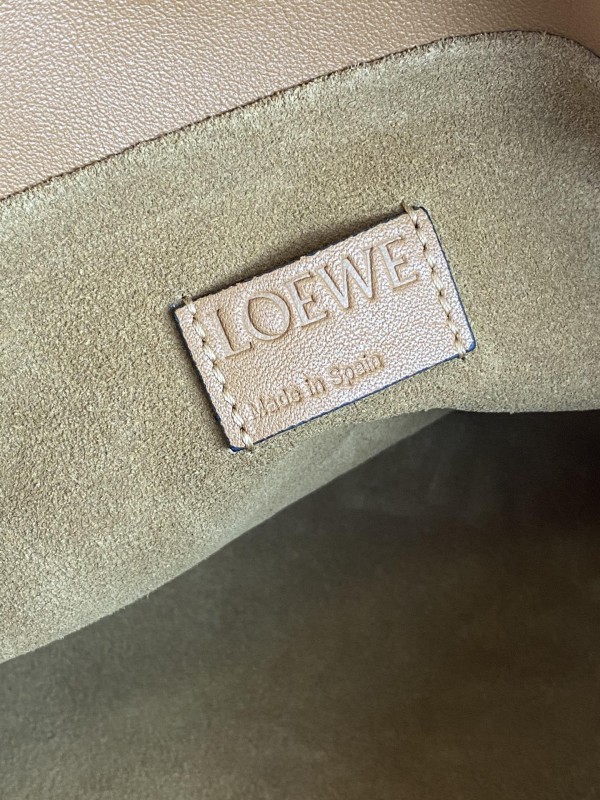 Loewe 200 8
