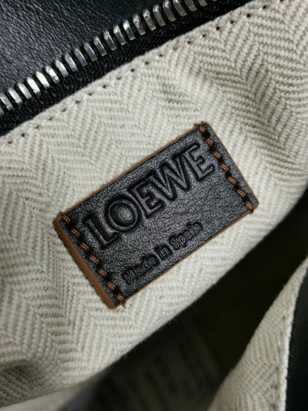 Loewe 203 8