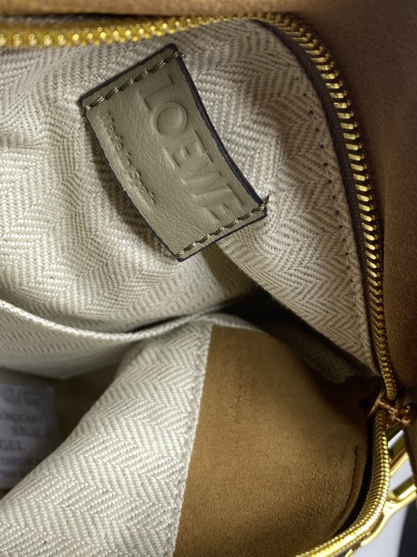 Loewe 219 8